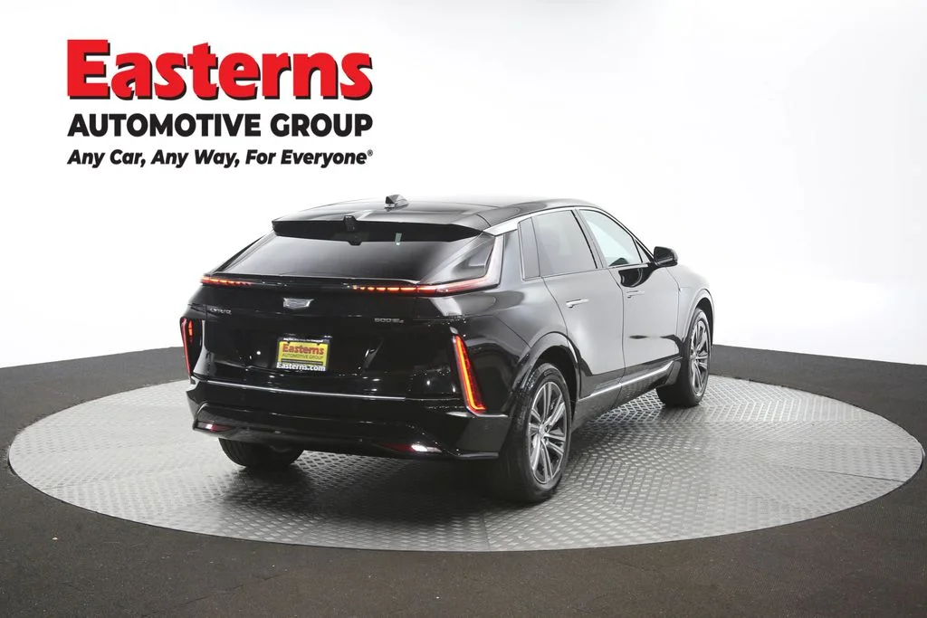 Used 2025 Black Cadillac Luxury image 41