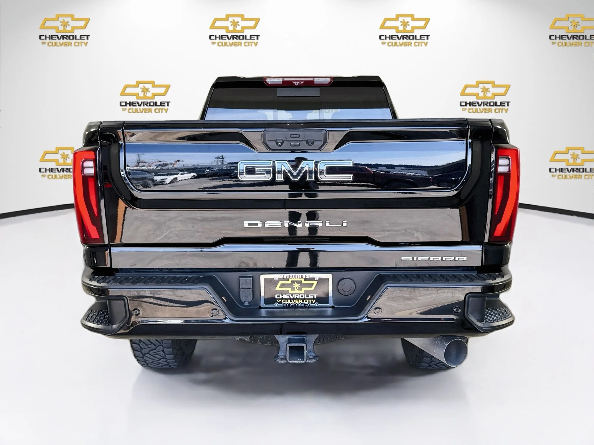Used 2024 Onyx Black GMC Denali Ultimate image 7