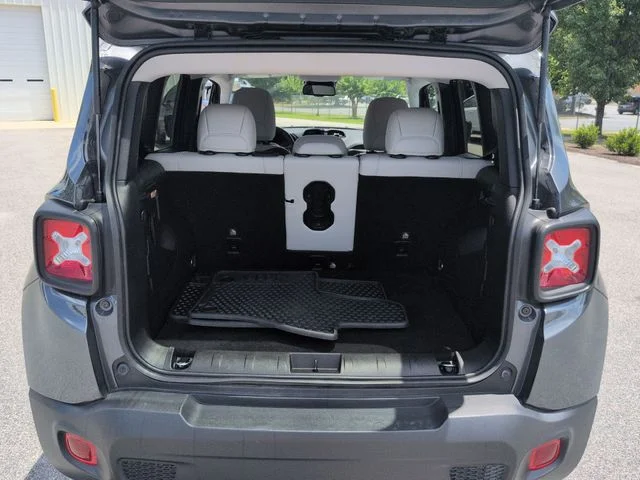 Used 2022 Gray Jeep Limited image 30