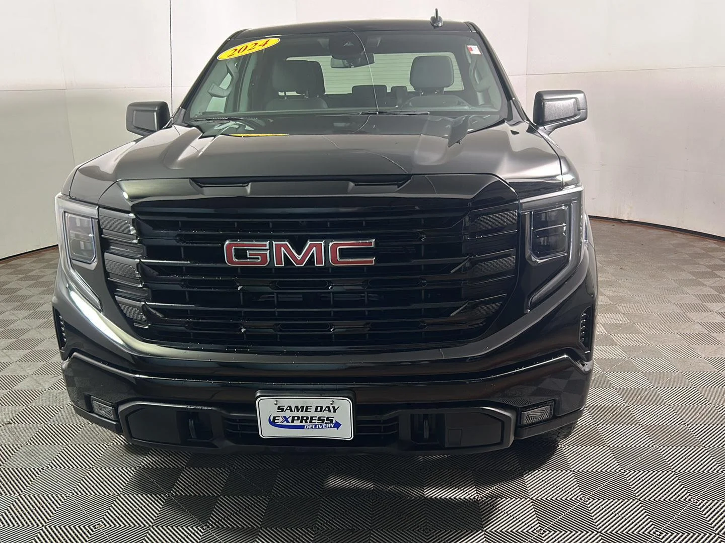 Used 2024 Onyx Black GMC Elevation image 12