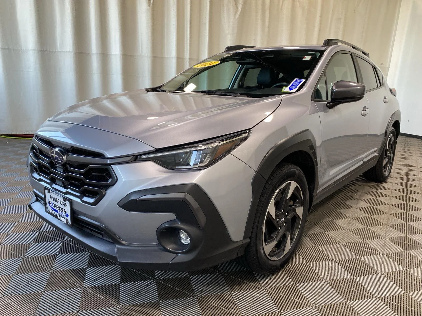 Used 2024 Ice Silver Metallic Subaru Limited image 6