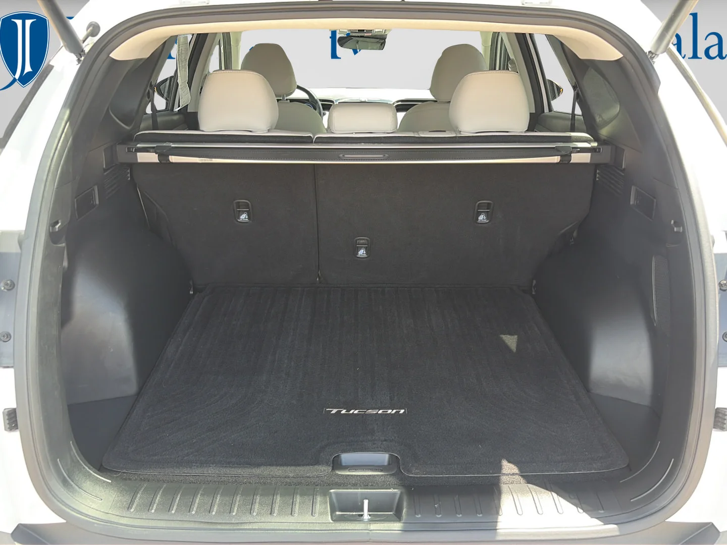 Used 2024 White Pearl Hyundai Limited image 9