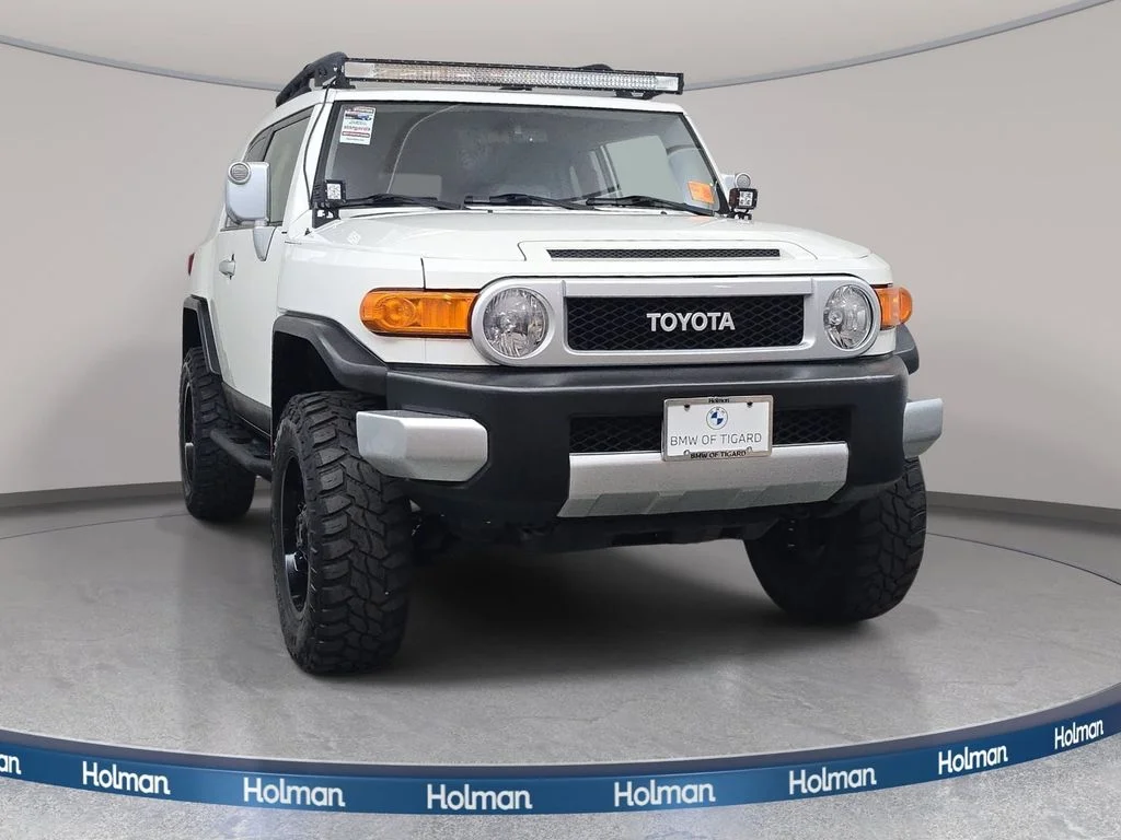 Used 2012 Iceberg Toyota Base image 3