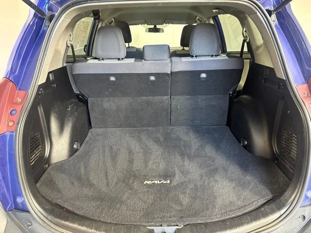 Used 2015 Blue Toyota LE image 19