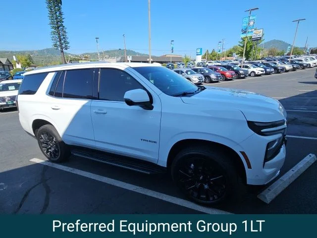 Used 2025 Summit White Chevrolet LT image 3