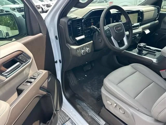 2026 GMC Sierra 1500 SLT - Photo 20
