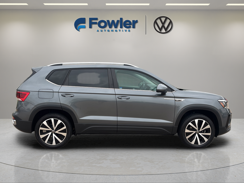 Used 2023 Gray Volkswagen 1.5T SE image 8