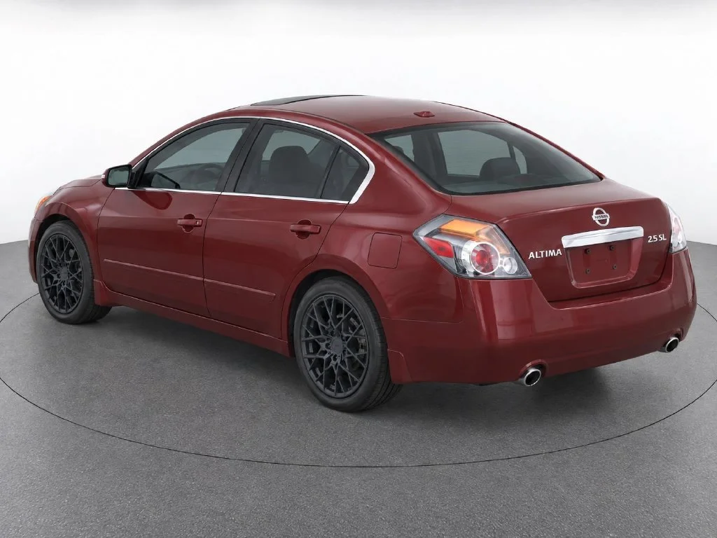 Used 2012 Red Nissan 2.5 SL image 4