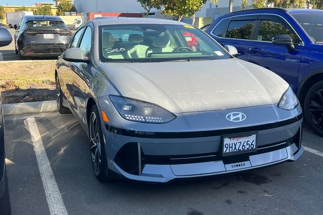 Used 2023 Blue Hyundai SEL image 5