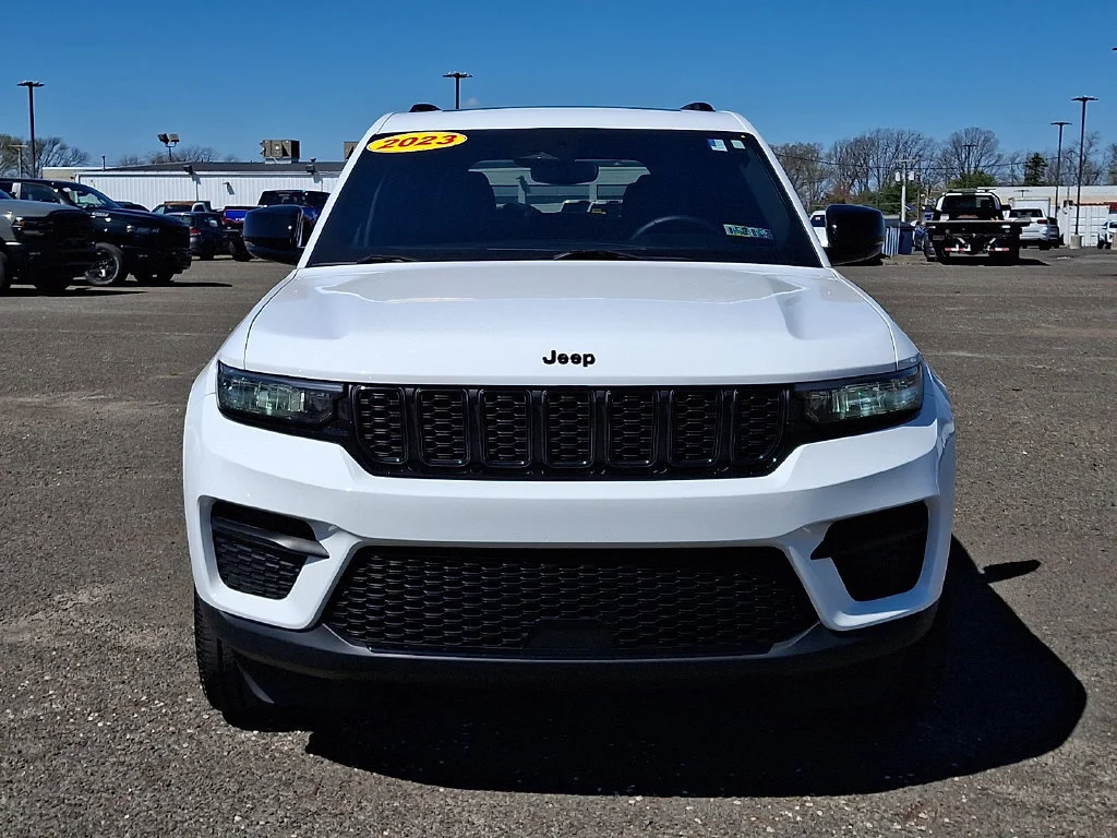 Used 2023 Bright White Clearcoat Jeep Altitude image 4