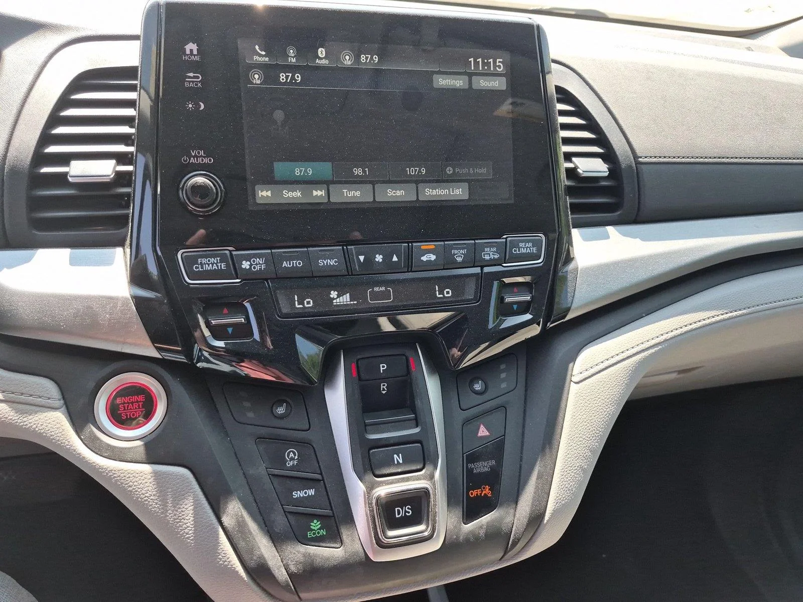 Used 2023 Lunar Silver Metallic Honda EX-L image 24