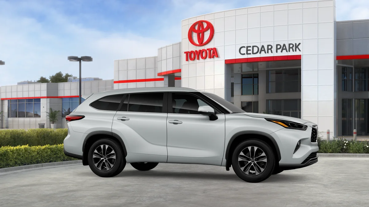 New 2026 Wind Chill Pearl Toyota XLE image 37