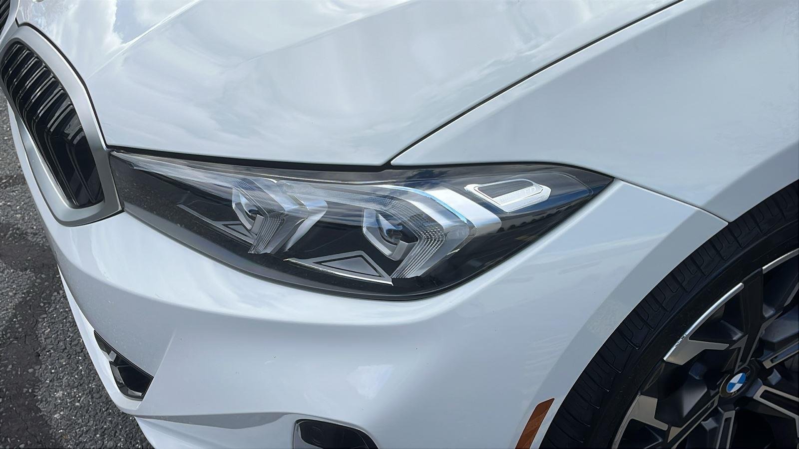 2025 BMW 3 Series 330i - Photo 9