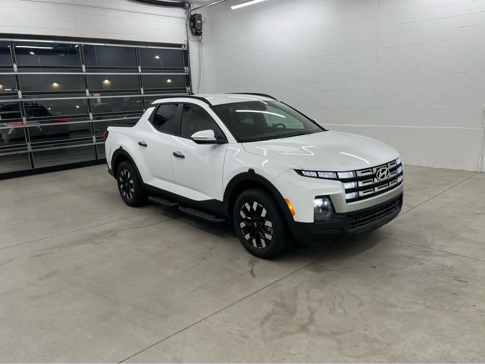 Used 2025 Atlas White Hyundai SEL image 5