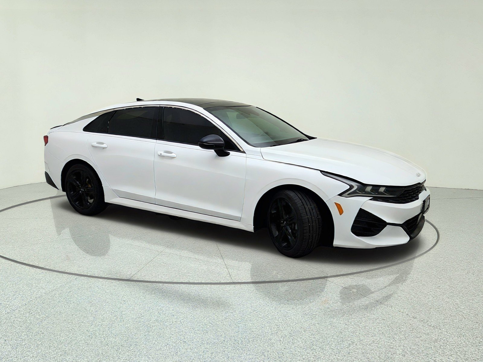 Used 2022 Glacial White Pearl Kia GT-Line image 5