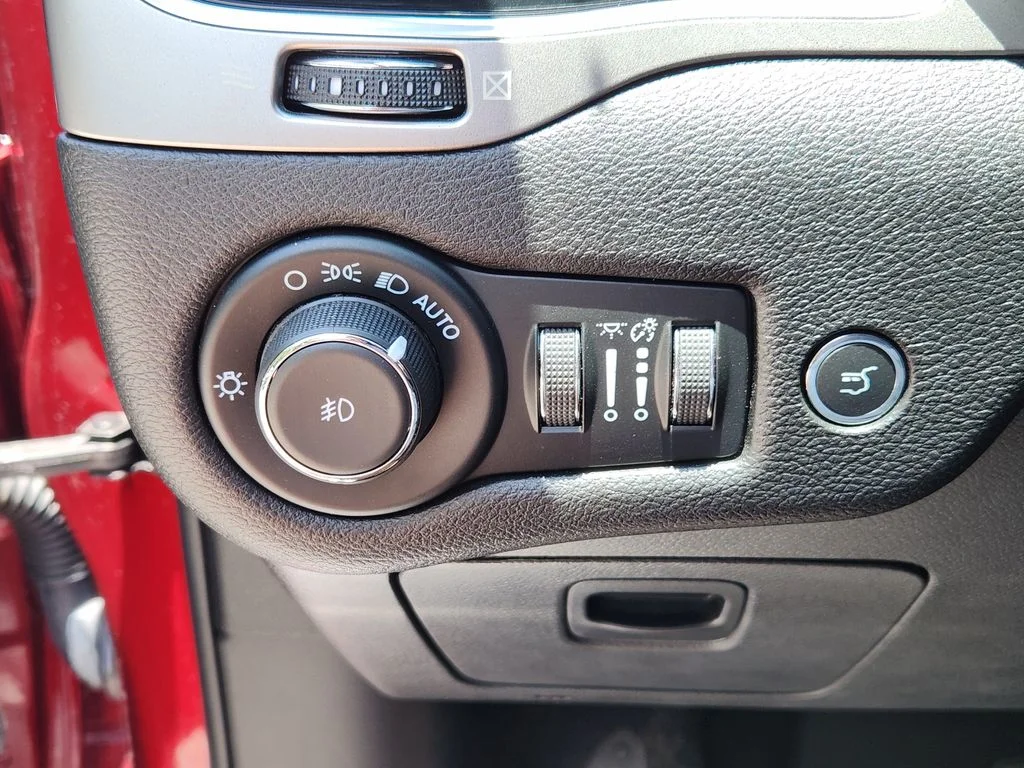 Certified Used 2021 Velvet Jeep Limited image 29