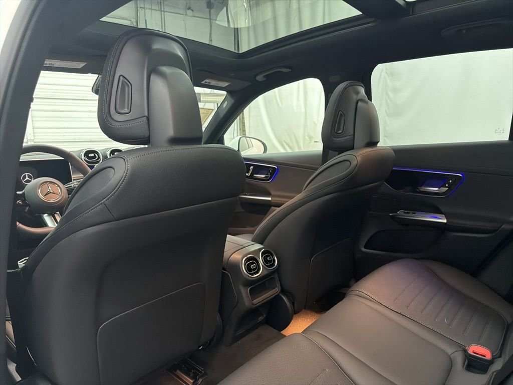New 2026 Polar White Mercedes-Benz GLC 300 image 18