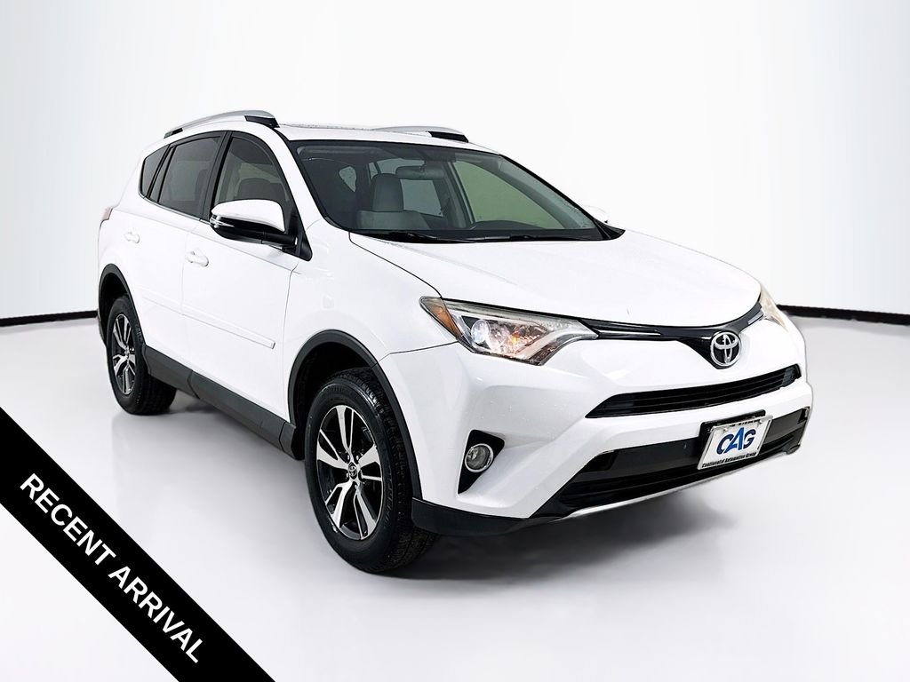 2016 Toyota RAV4 XLE's photo