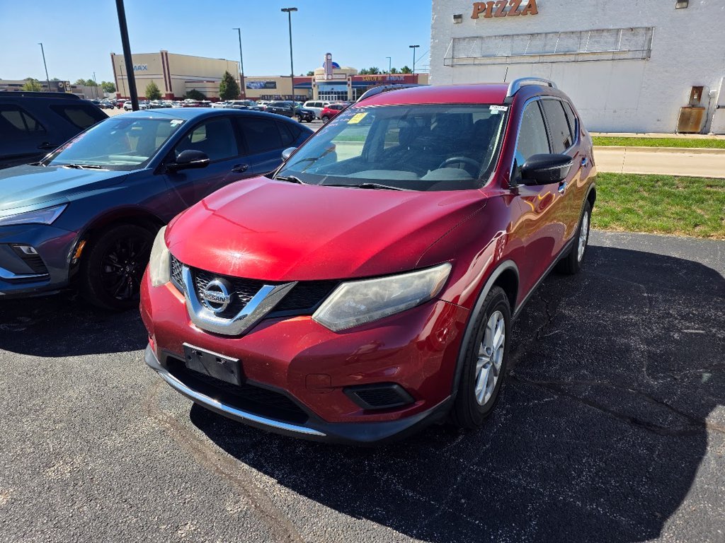 Used 2016 Cayenne Red Nissan SV image 2