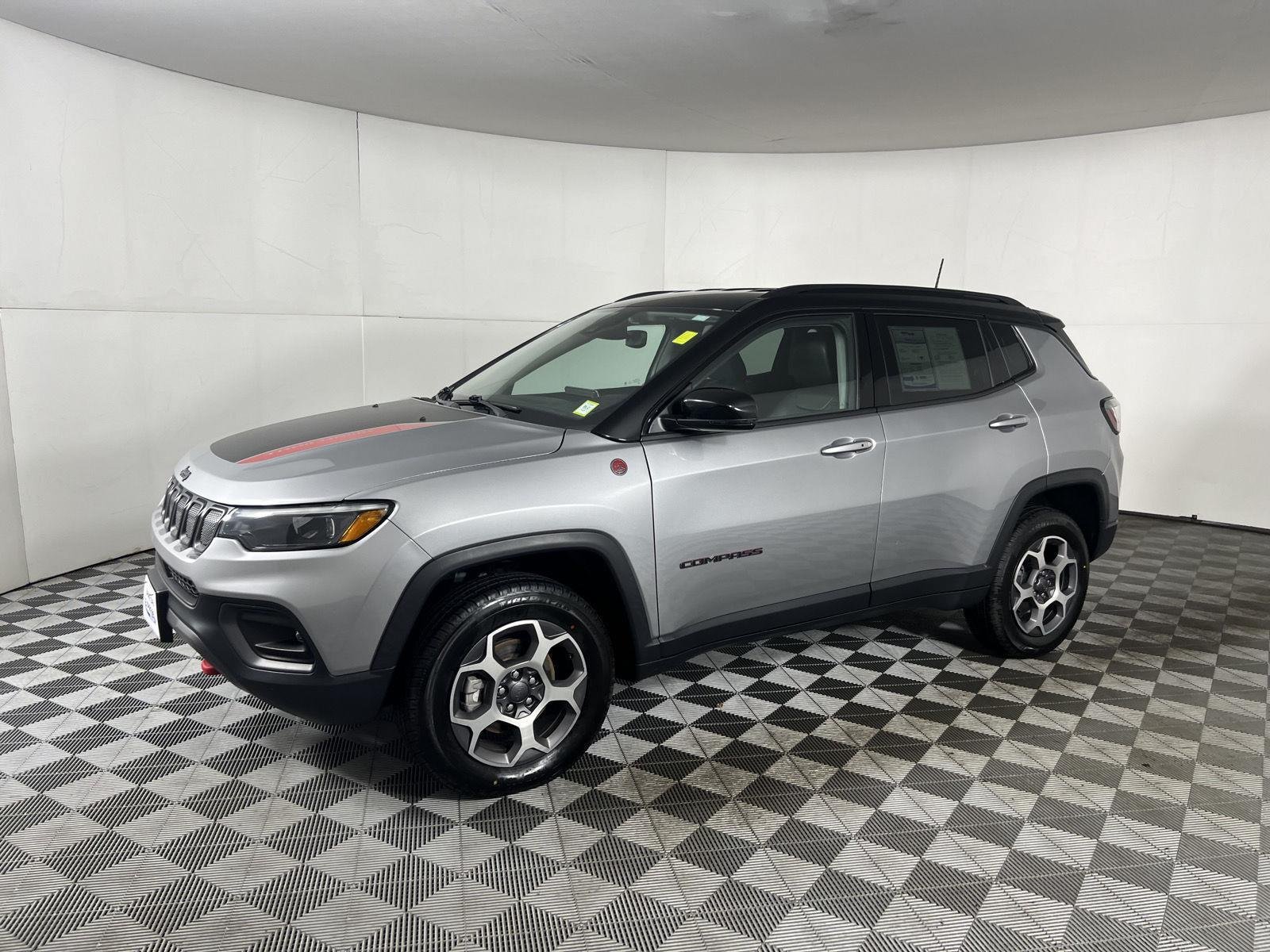 Used 2022 Billet Silver Metallic Clearco Jeep Trailhawk image 18