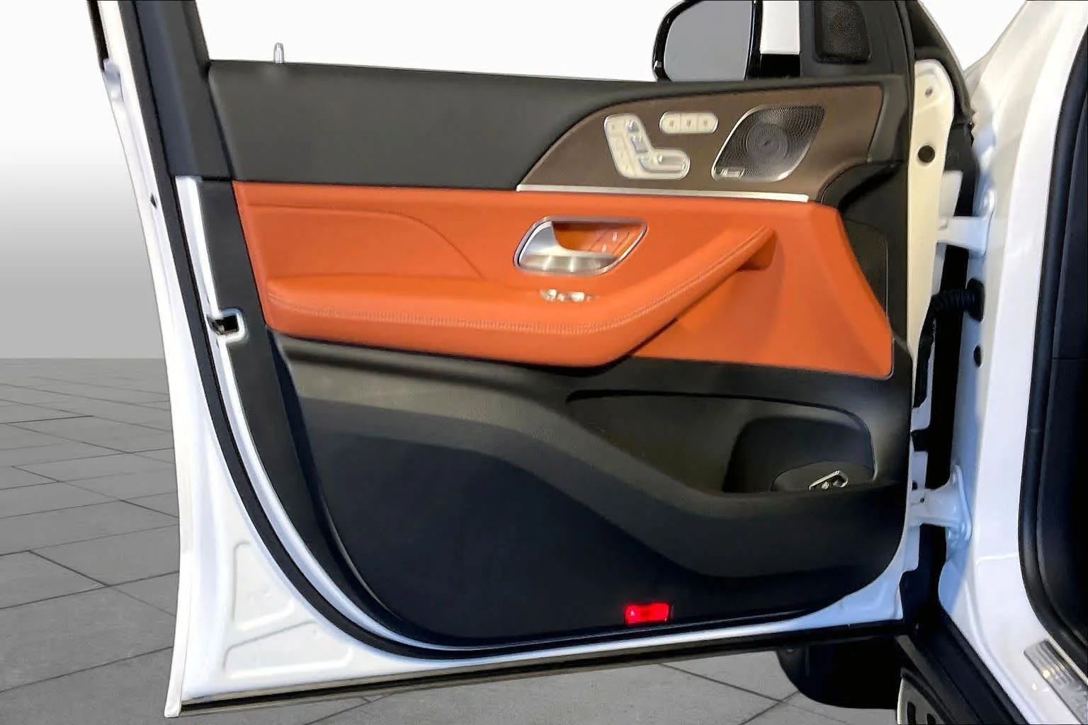 New 2027 Polar White Mercedes-Benz GLS 450 image 11