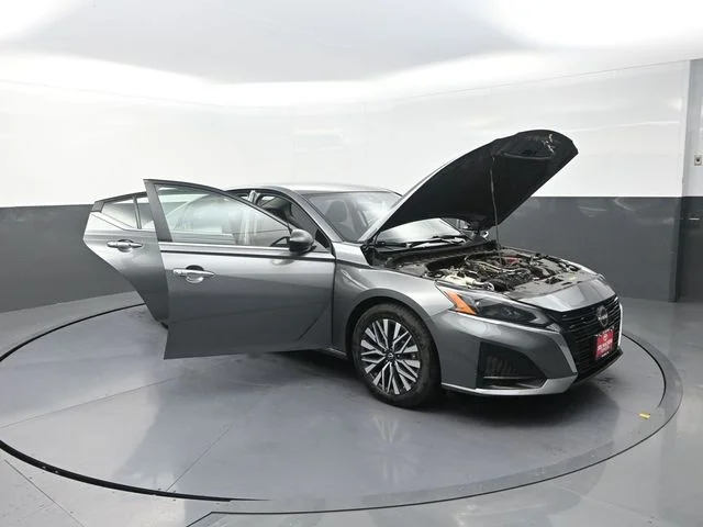 Used 2024 Gray Nissan 2.5 SV image 38