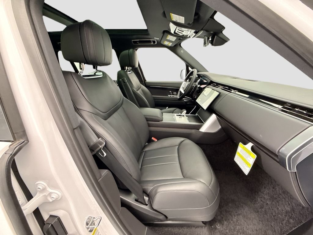 New 2026 Ostuni Pearl White Land Rover SE image 20