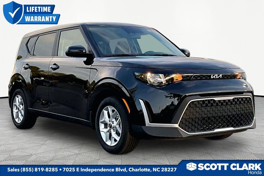 2023 Kia Soul 2.0L LX IVT's photo