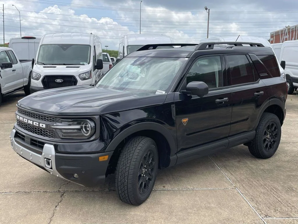 New 2026 Shadow Black Ford Badlands image 7