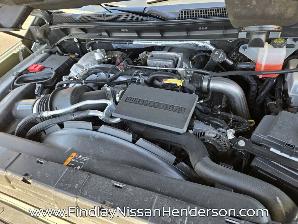 Used 2021 Silver GMC Denali image 21