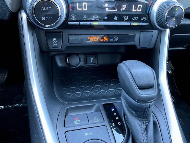 Used 2022 Red Toyota XLE image 17