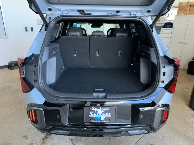 New 2027 Pale Gray Kia X-Line S image 29