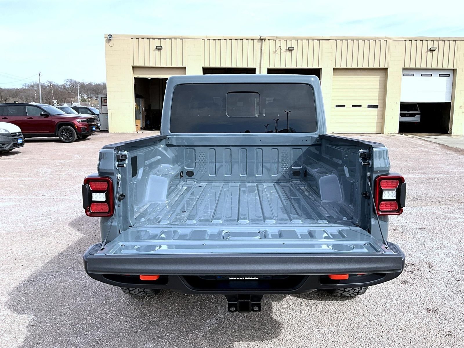 New 2026 Anvil Clear-Coat Exterior Paint Jeep Mojave image 9