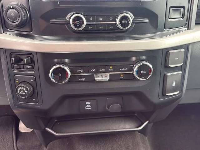 Used 2022 White Ford  image 27