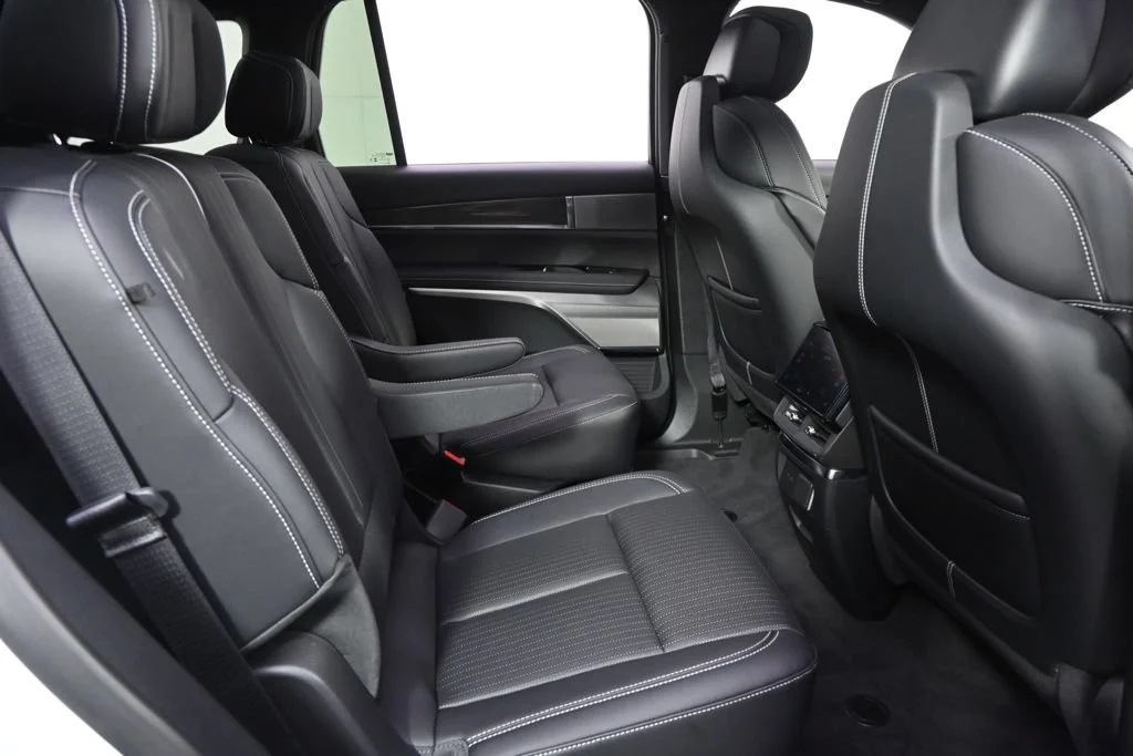2027 Cadillac VISTIQ Sport - Photo 18