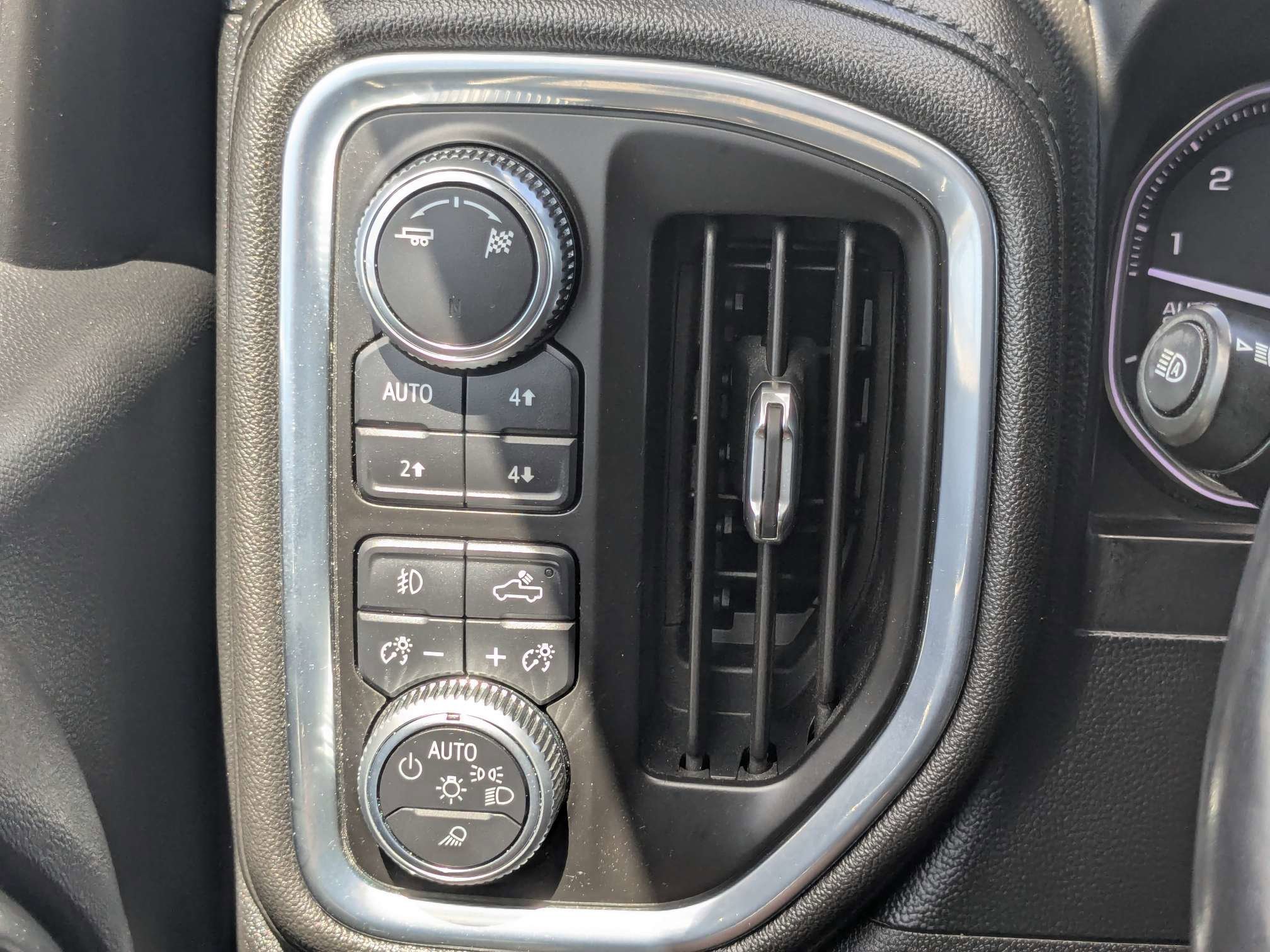 Used 2019 Smokey Quartz Metallic GMC SLT image 37