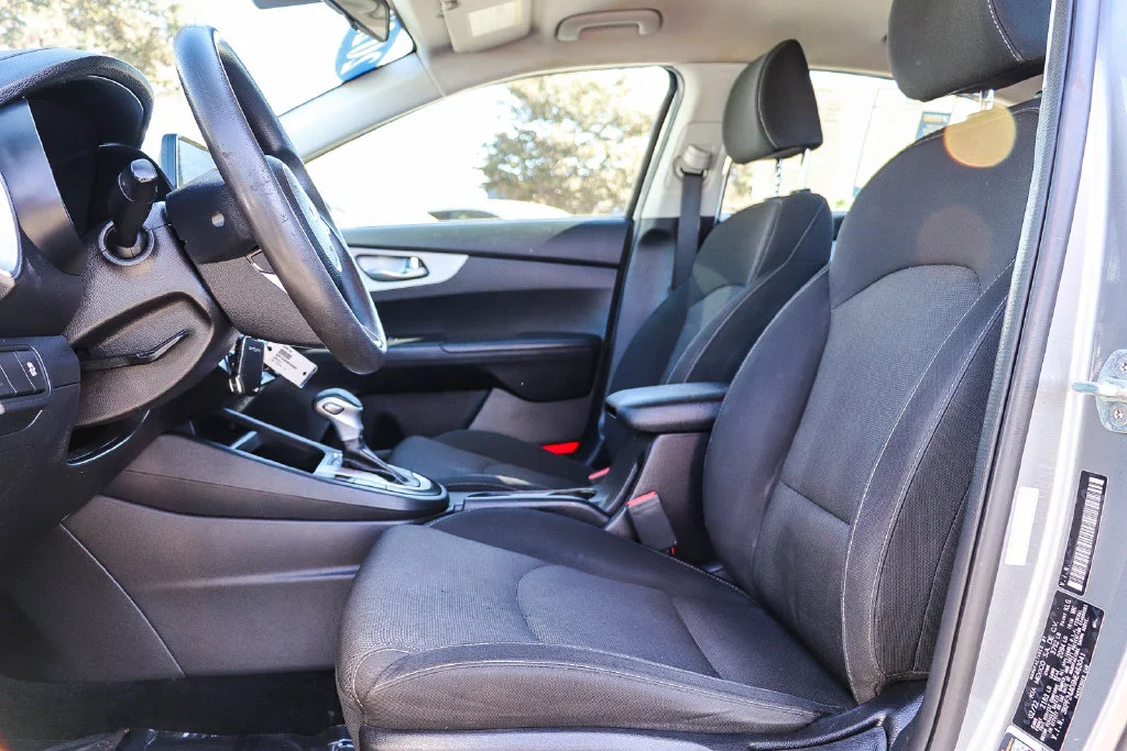Used 2022 Gray Kia LXS image 22