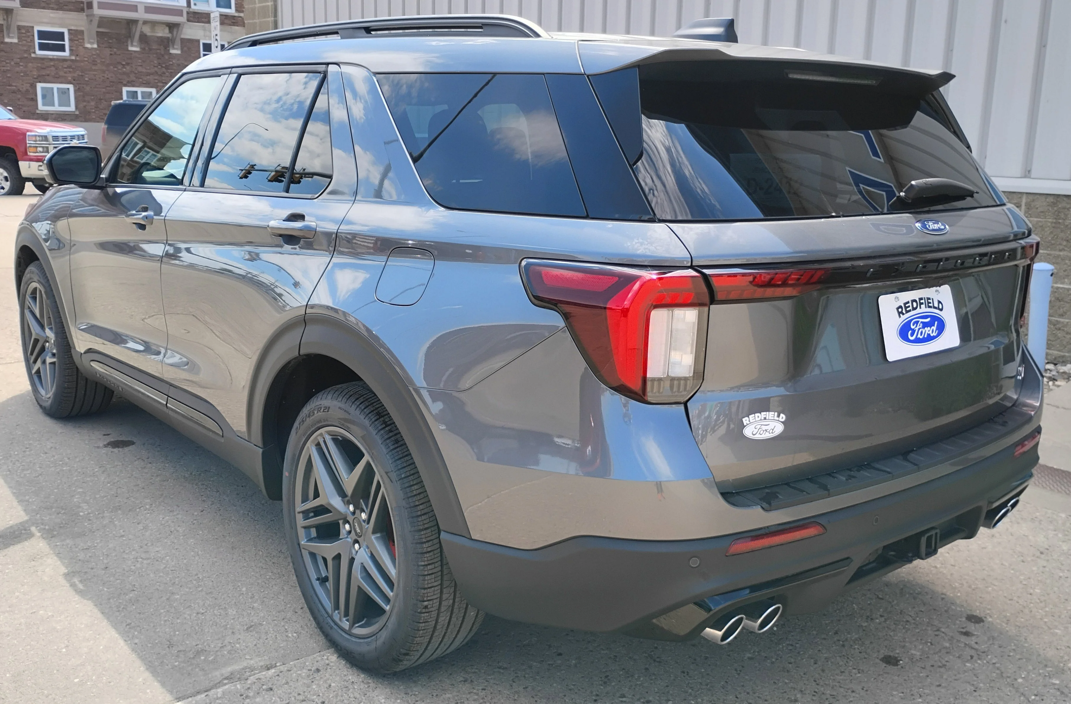 2026 Ford Explorer ST - Photo 8