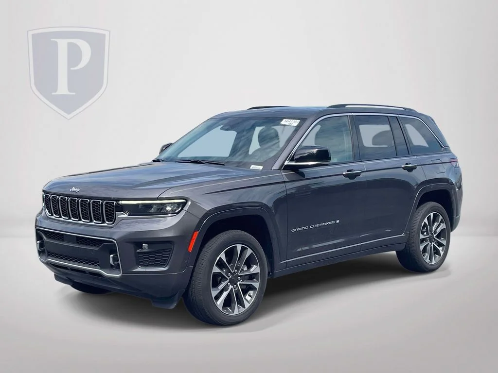 Certified Used 2022 Gray Jeep Overland image 4