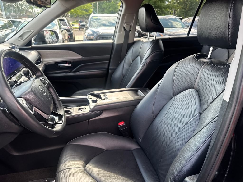 Used 2024 Black Toyota Platinum image 17