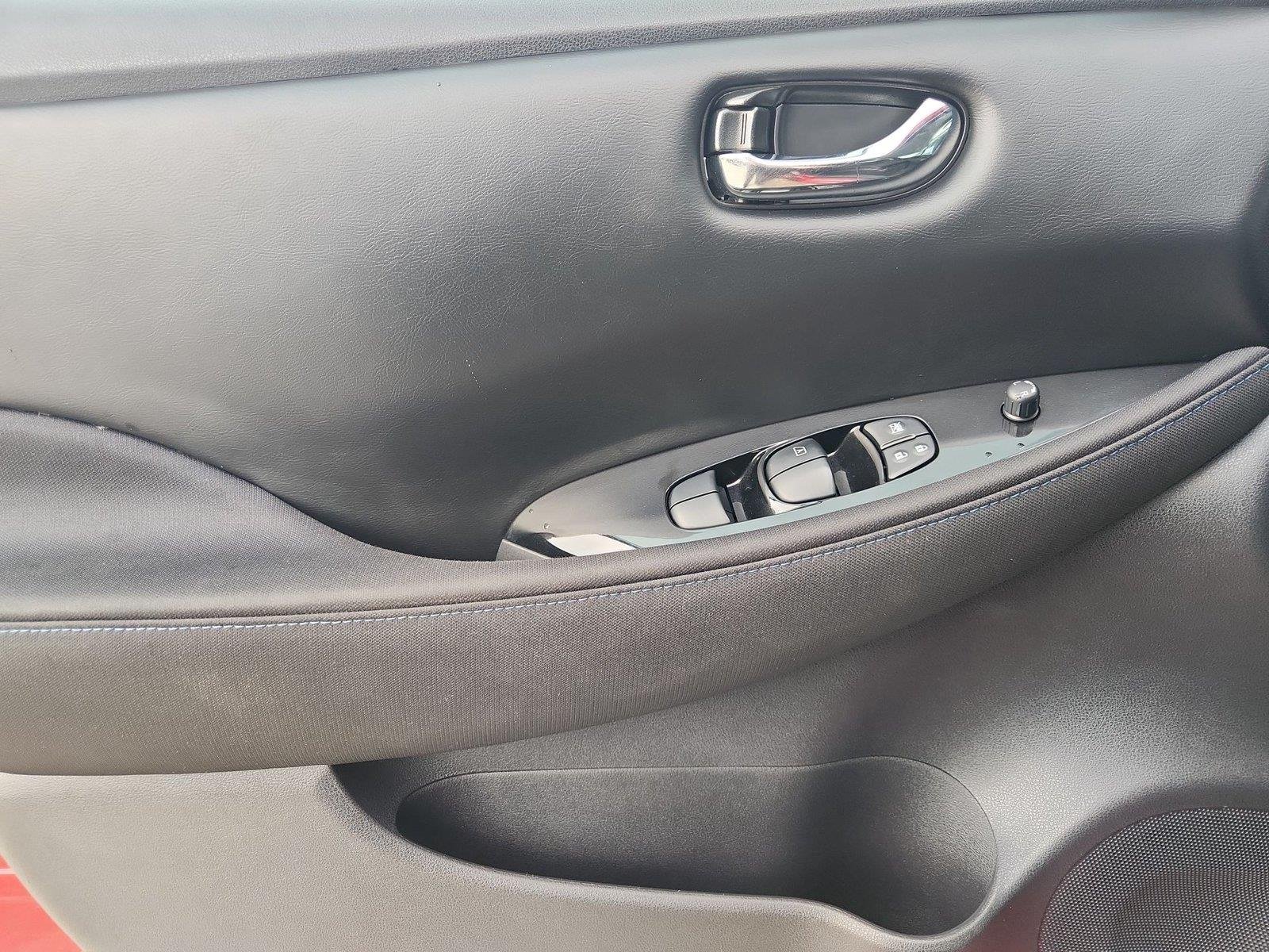 Used 2022 Nissan LEAF SV with VIN 1N4AZ1CV2NC556460 for sale in Houston, TX