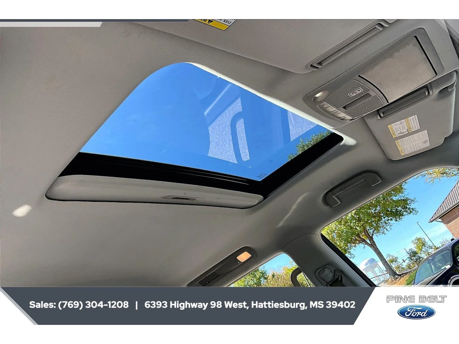 Used 2021 Coulis Red Pearl Nissan Platinum image 16