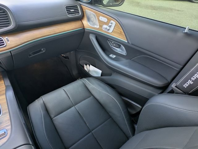 Used 2023  Mercedes-Benz Maybach GLS 600 image 23