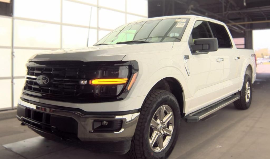 Used 2025 White Ford XLT image 1