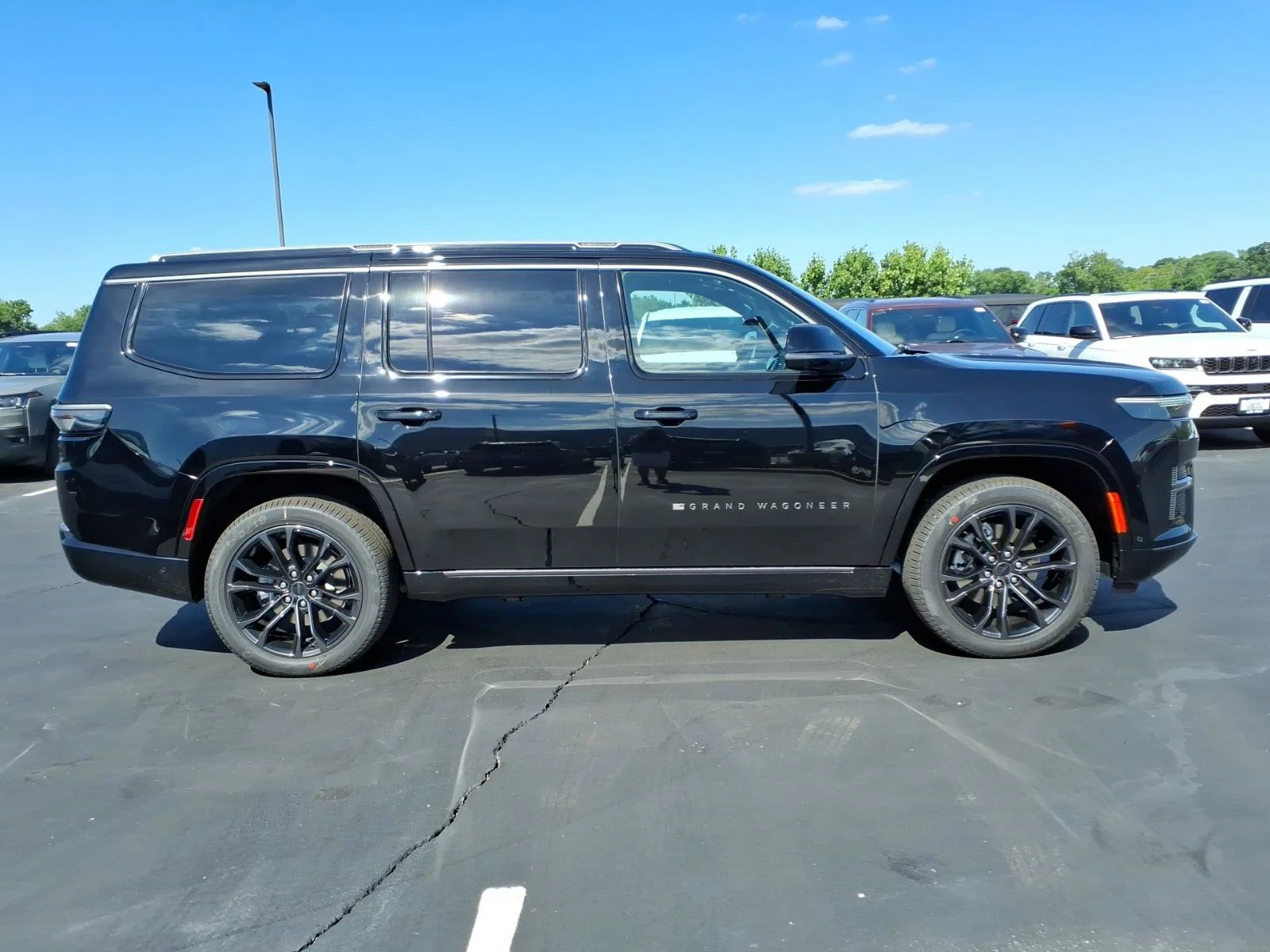 New 2026 High Gloss Black Exterior Paint Jeep Summit Obsidian image 19