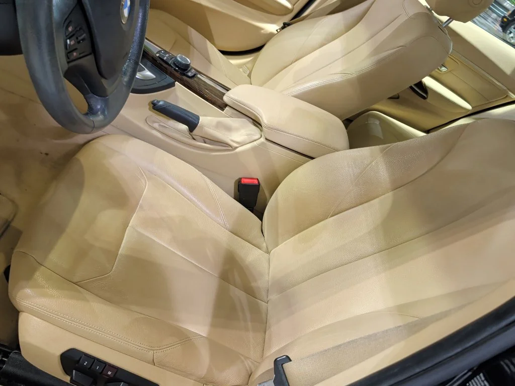 Used 2014 Black BMW 320i xDrive image 5