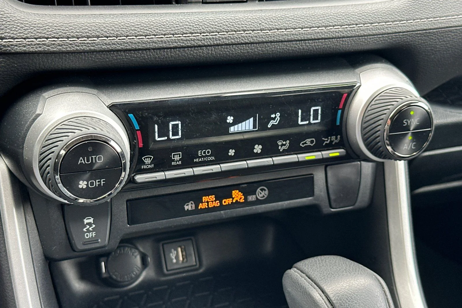 2024 Toyota RAV4 Woodland Edition - Photo 26