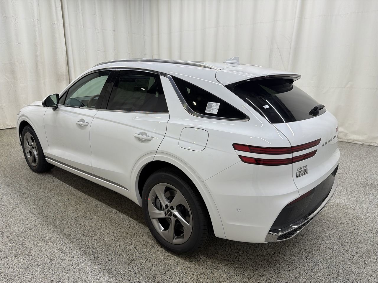 New 2026 Uyuni White Genesis 2.5T ADVANCED image 9