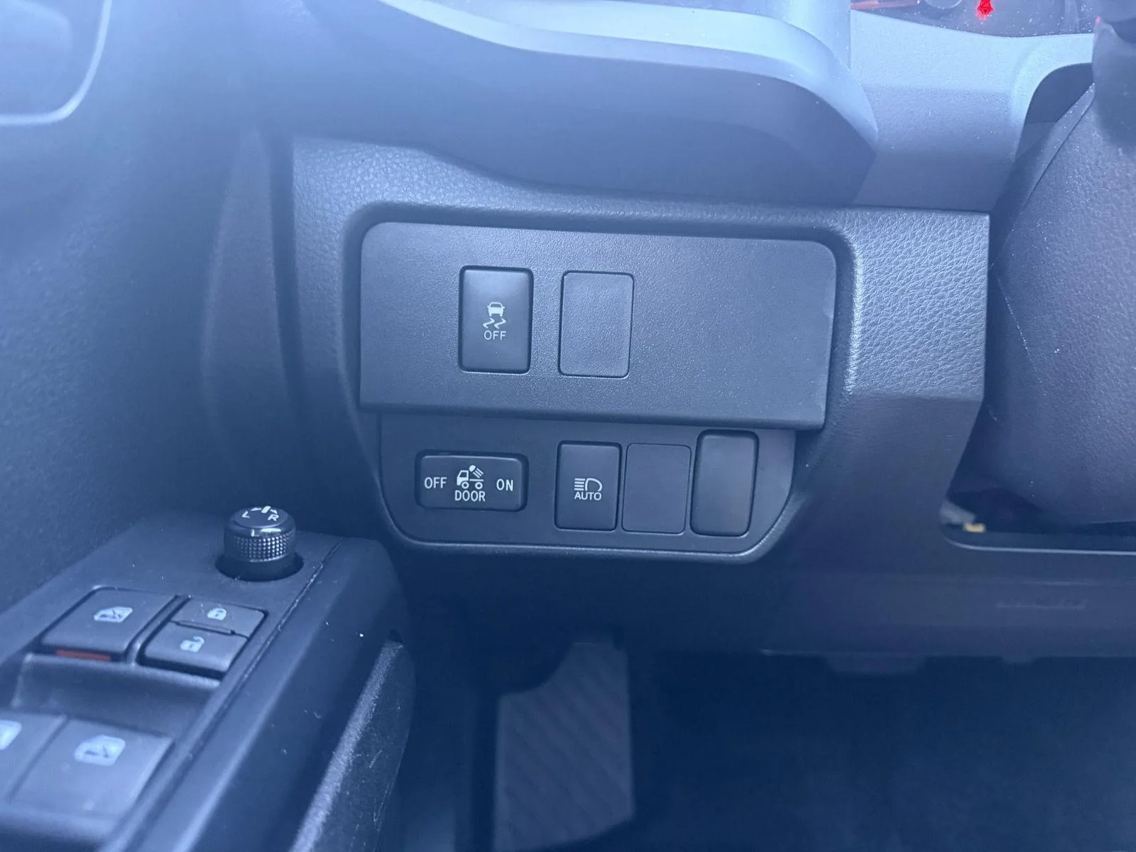 Used 2022 White Toyota SR image 15