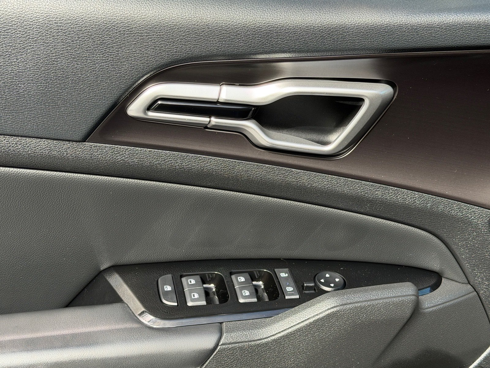 Used 2023 Gravity Gray Kia EX image 16